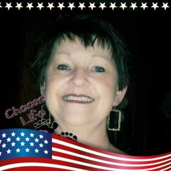 Meet your Posher, Lynn - Picture 1 of 1